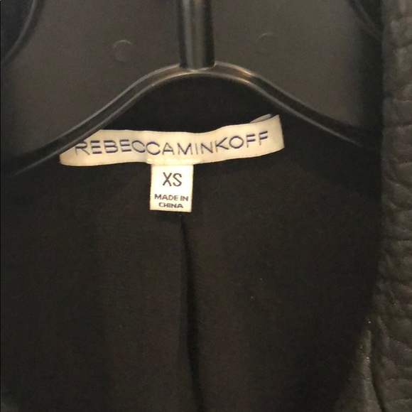 leather jacket - Picture 2 of 3